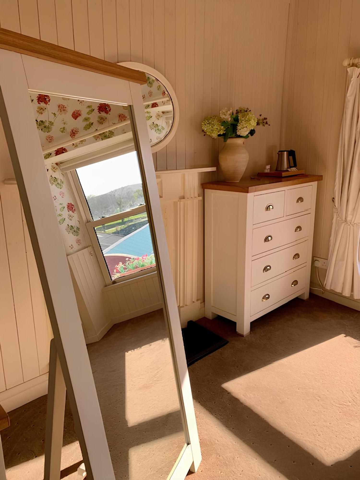 The Old Medical Hall Bed & Breakfast Castletownbere